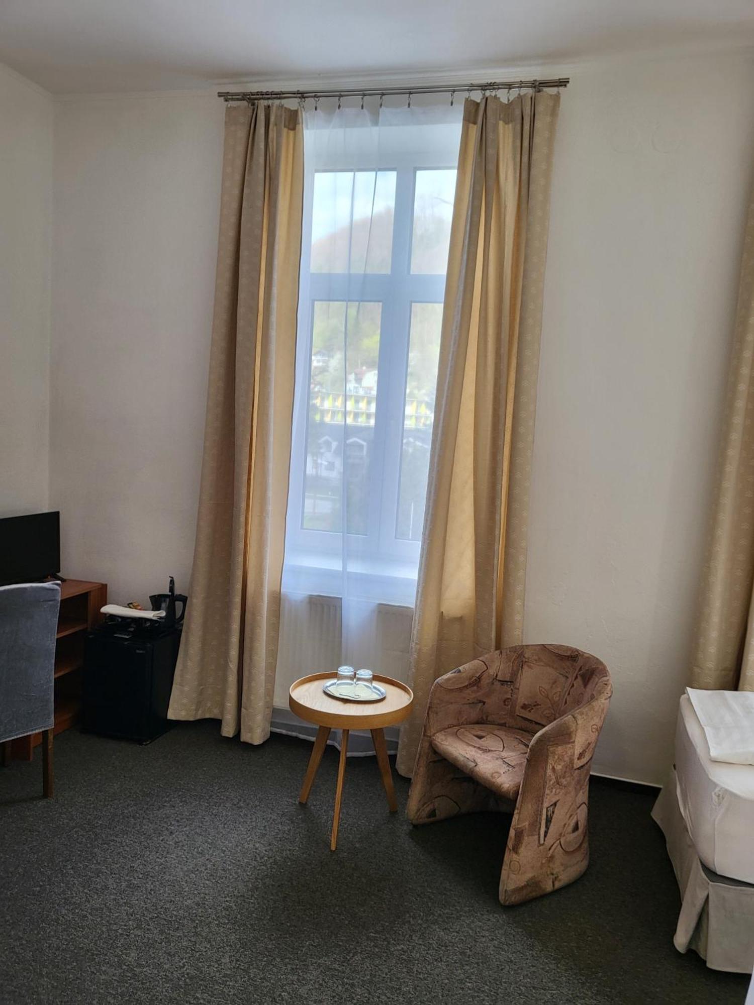 Hotel Margit トレンチアンスケ・テプリツェ エクステリア 写真