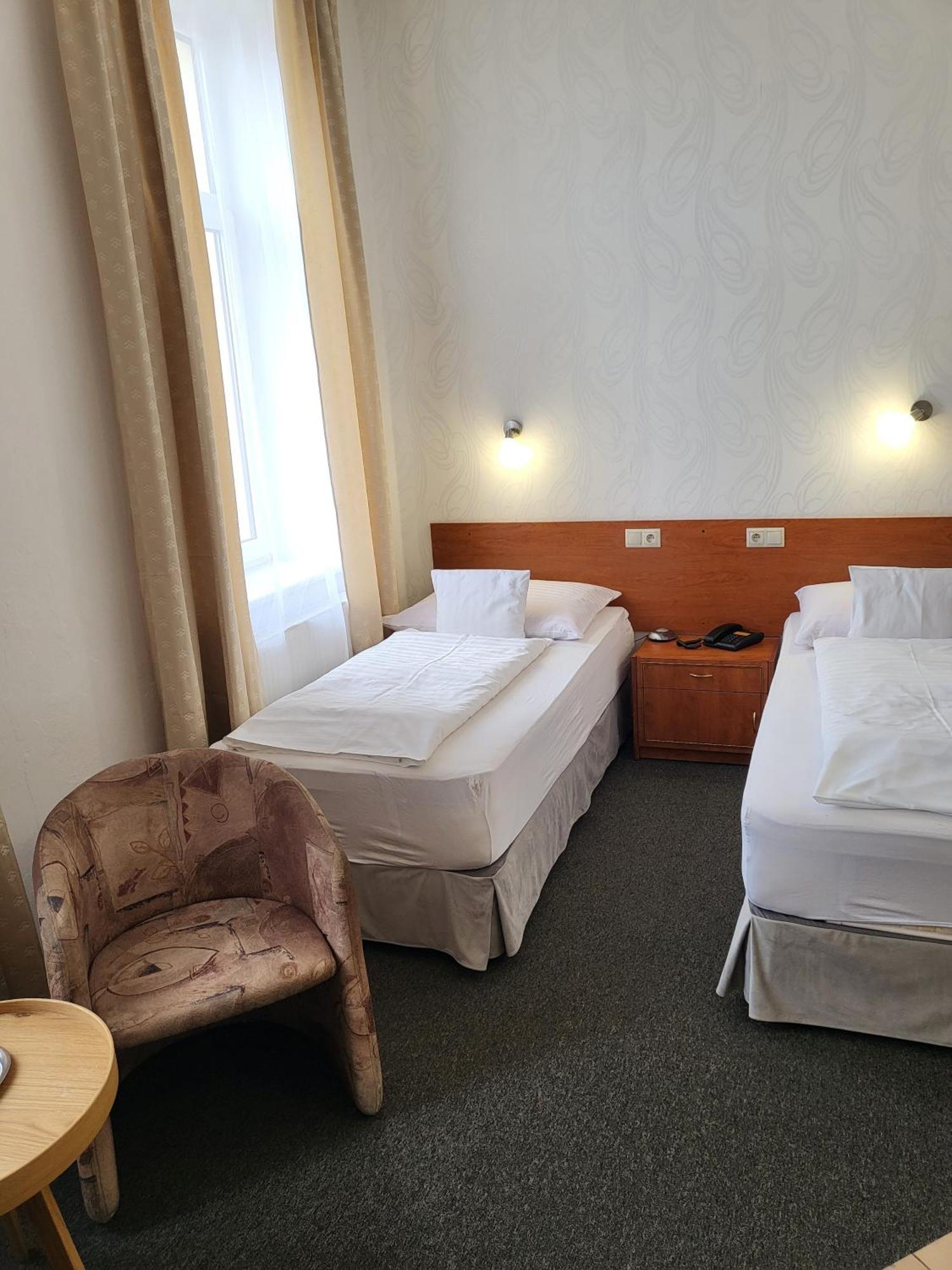 Hotel Margit トレンチアンスケ・テプリツェ エクステリア 写真