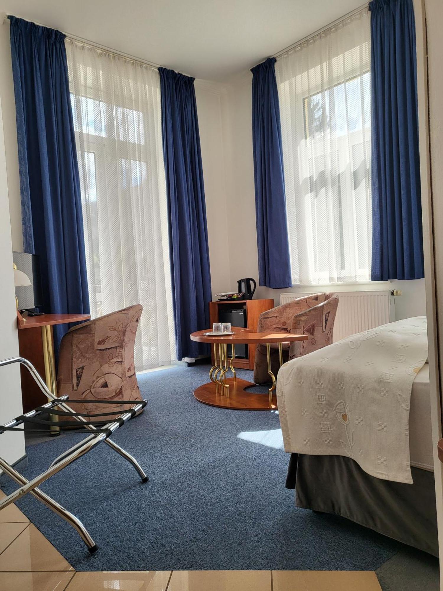 Hotel Margit トレンチアンスケ・テプリツェ エクステリア 写真