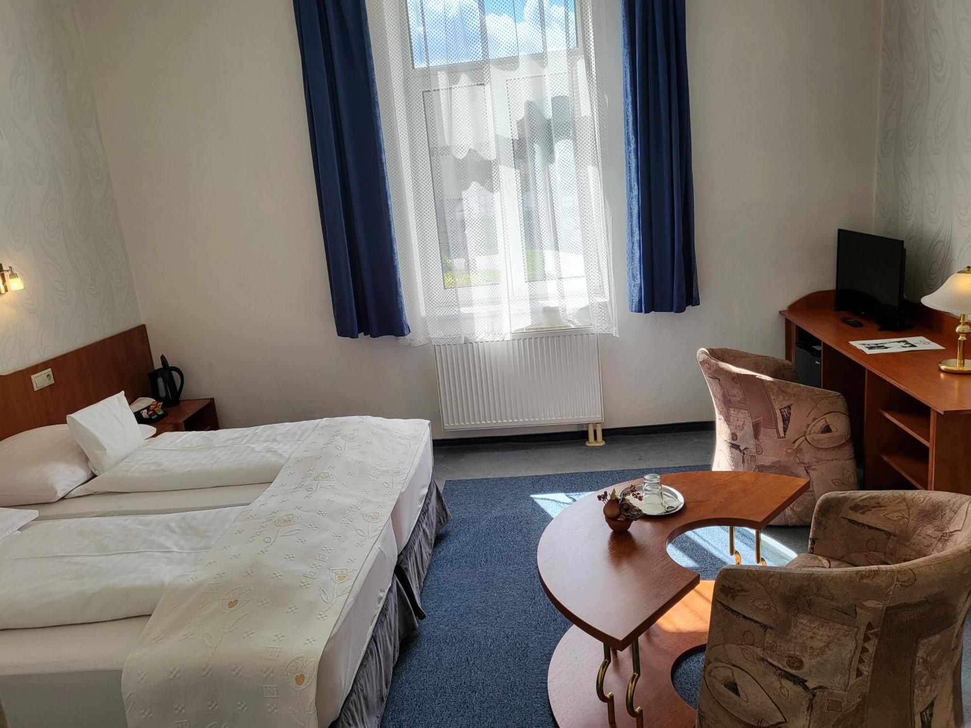 Hotel Margit トレンチアンスケ・テプリツェ エクステリア 写真