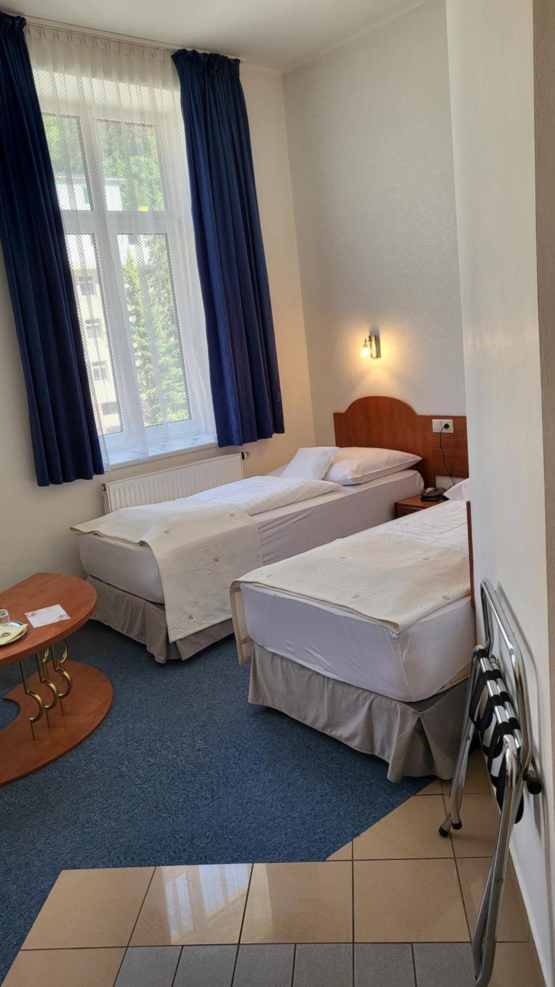 Hotel Margit トレンチアンスケ・テプリツェ エクステリア 写真